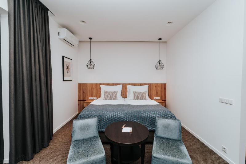 Superior Double or Twin Room with Balcony image 4