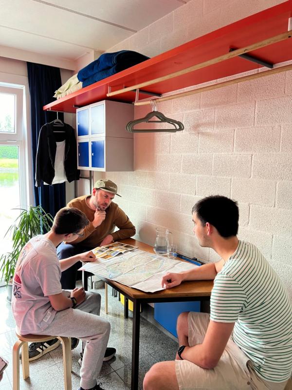 Dormitory Room (6 Adults) image 3