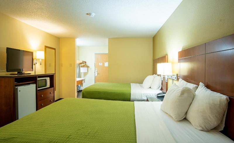 Queen Room image 3