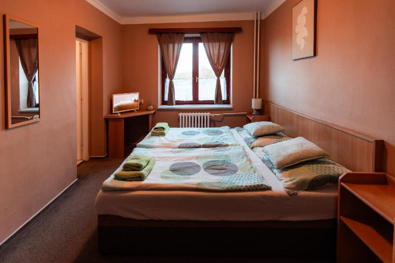 Economy Double Room image 1