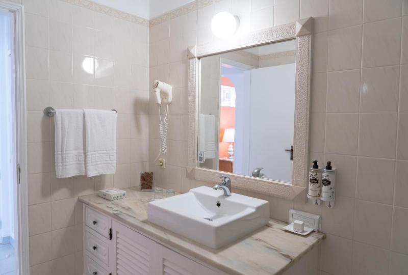 Studio Apartment image 2