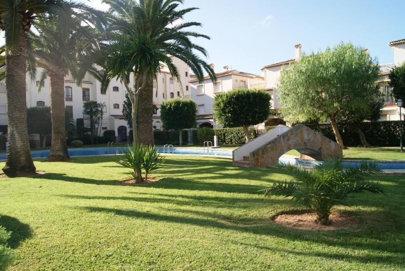 La Isla - image 14