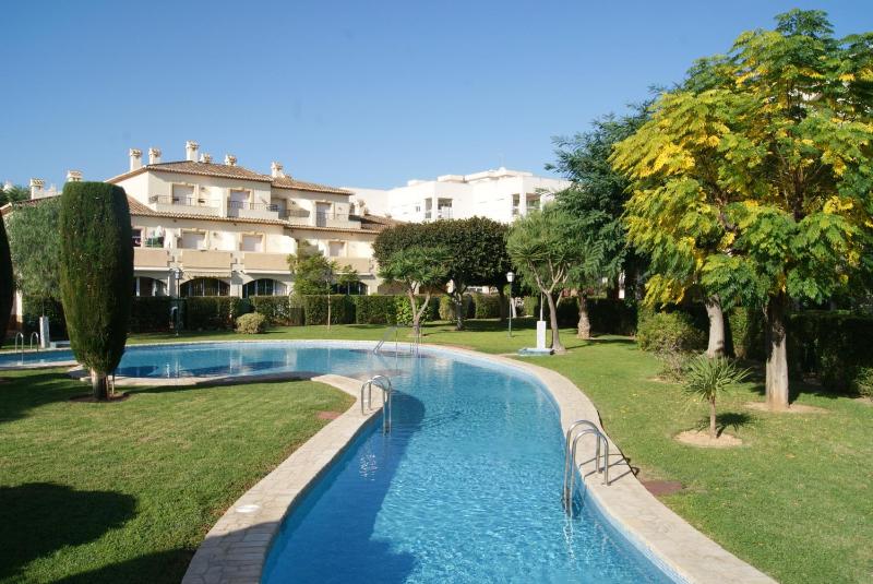 La Isla - image 15