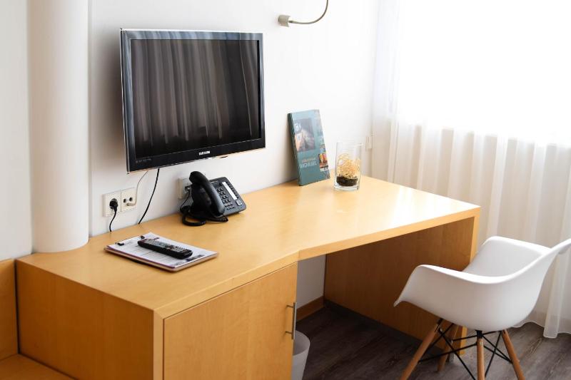 Double Room image 3