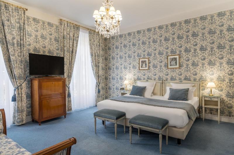 Deluxe Double Room image 1
