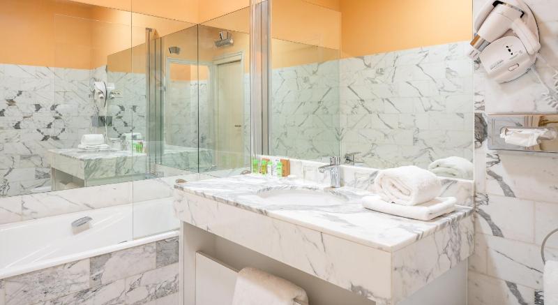 Single Room with Bath image 4