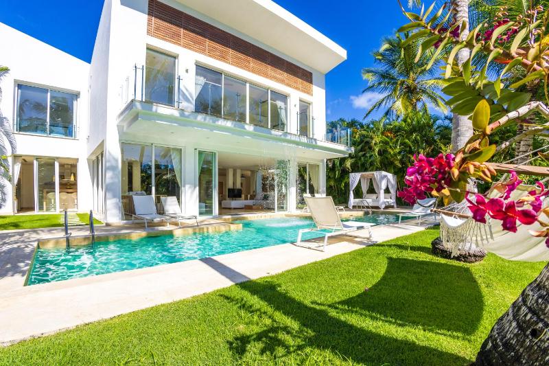 Luxury Rentals in Punta Cana - Exclusive Waterfall Villa with Private Pool BBQ Maid Golf - image 38