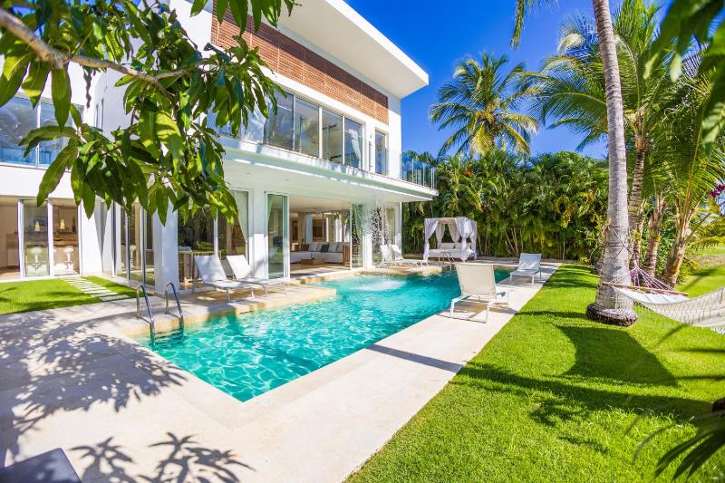 Luxury Rentals in Punta Cana - Exclusive Waterfall Villa with Private Pool BBQ Maid Golf - image 6