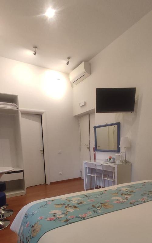 Double or Twin Room with Bathroom image 2