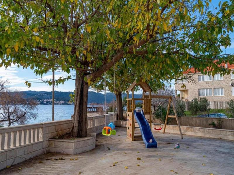 Villa Ponar with Swimming Pool - image 11