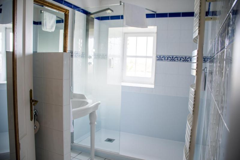 Standard Double Room image 2