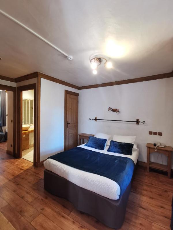 Family Room with Bathroom image 1