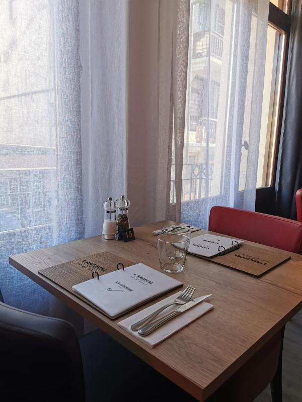 Hôtel Restaurant Angival - Chambres et Appartement - image 18