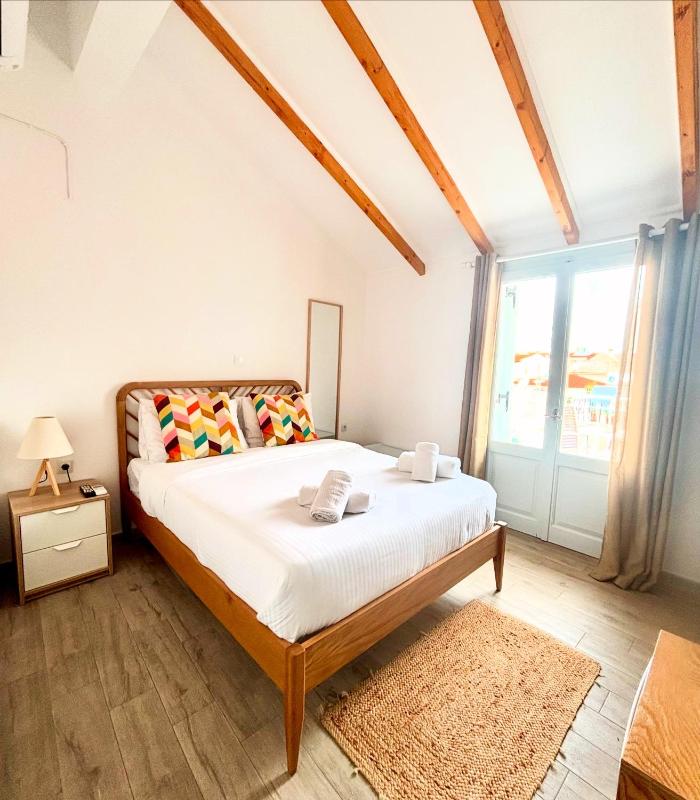 Double Room with Balcony image 1