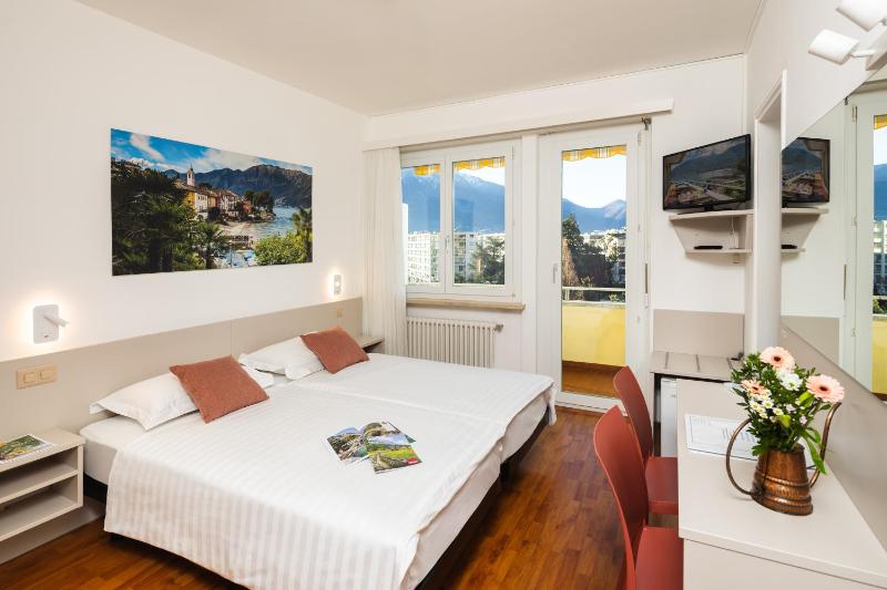 Comfort Double Room with Balcony - Lake Side image 2