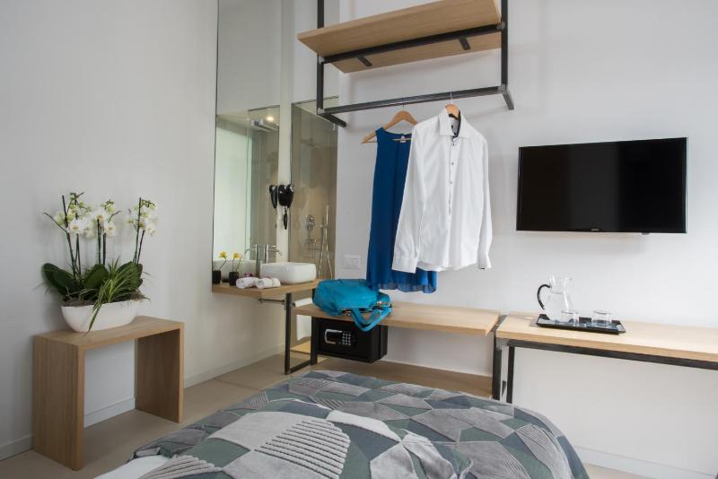 Standard Double Room image 2