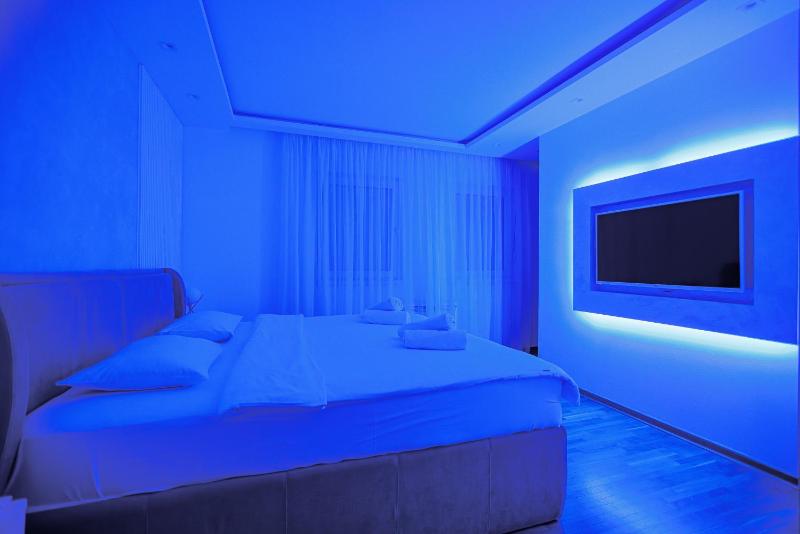 Studio Apartment image 2