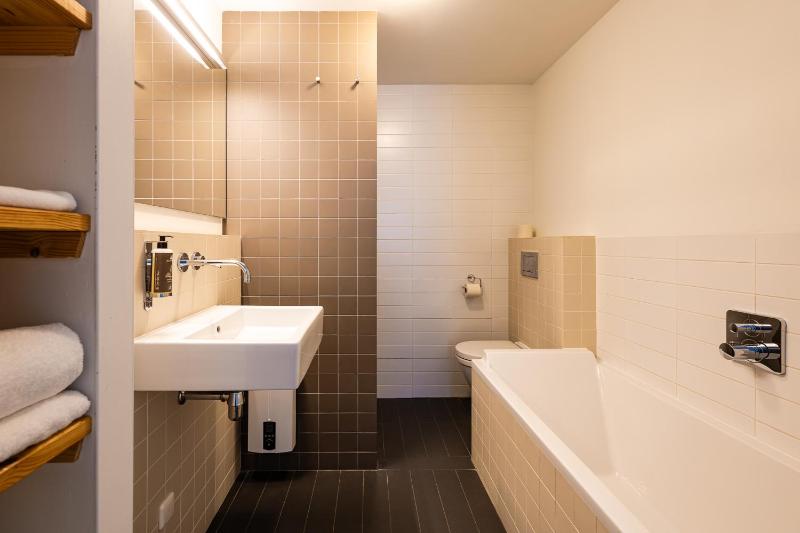 Apartment with Bath and Shower image 2