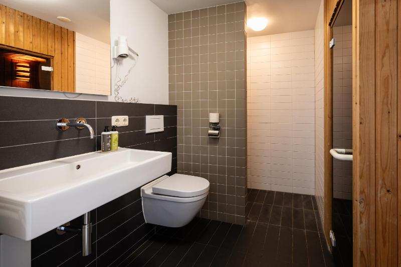 Apartment with Sauna and Shower image 3