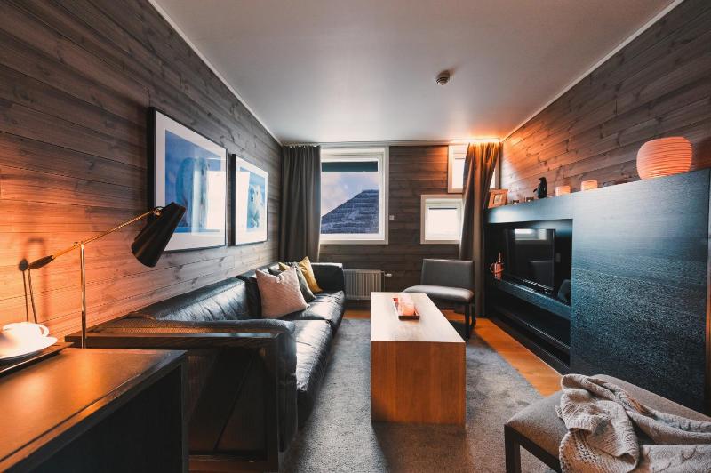 Deluxe Suite image 3