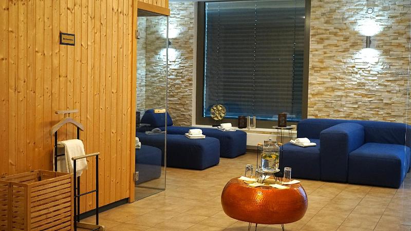 Best Western Plus Royal Suites - image 18
