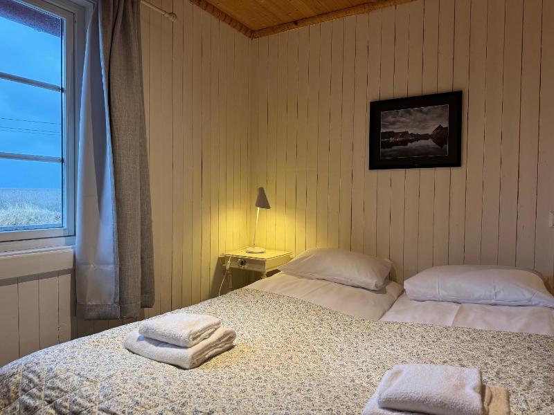 One-Bedroom Apartment with Sea View image 3