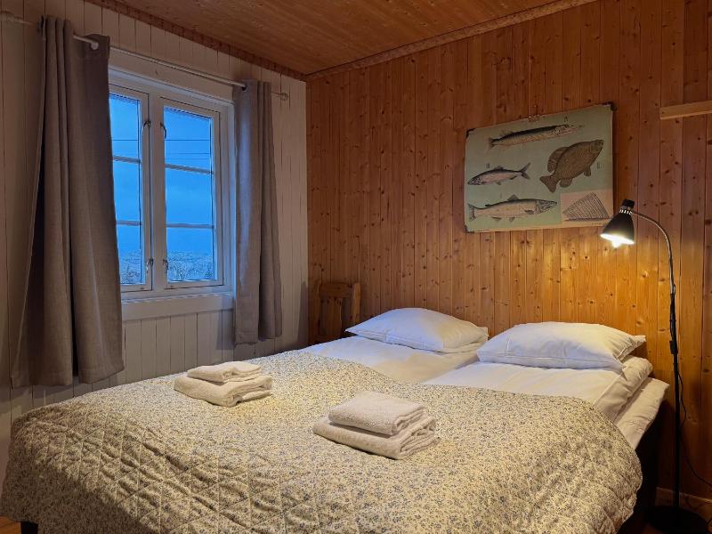 One-Bedroom Apartment with Sea View image 2