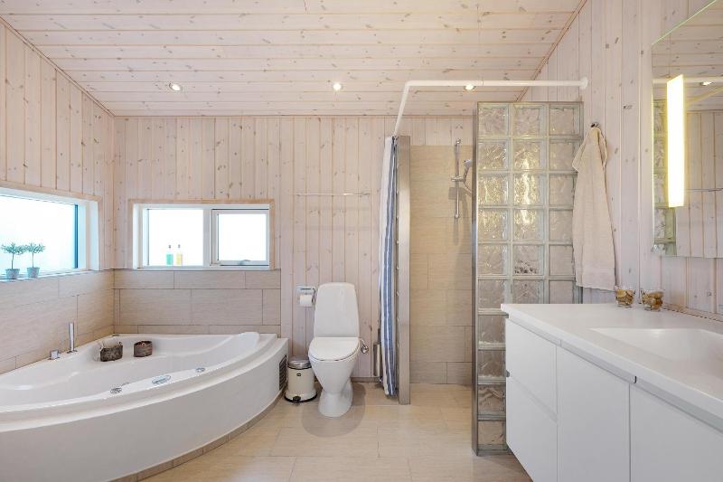 Beautiful And Well-Designed Holiday Home With Sea View Spacious Terraces And Spa Just 200 Metres From The Child-Friendly Femmøller Beach And Close - image 25