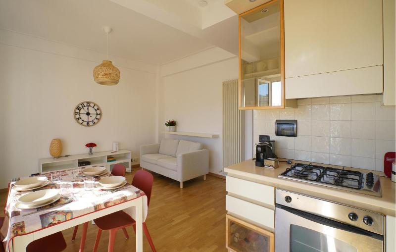 Beautiful Apartment In Genova With Wifi - image 16