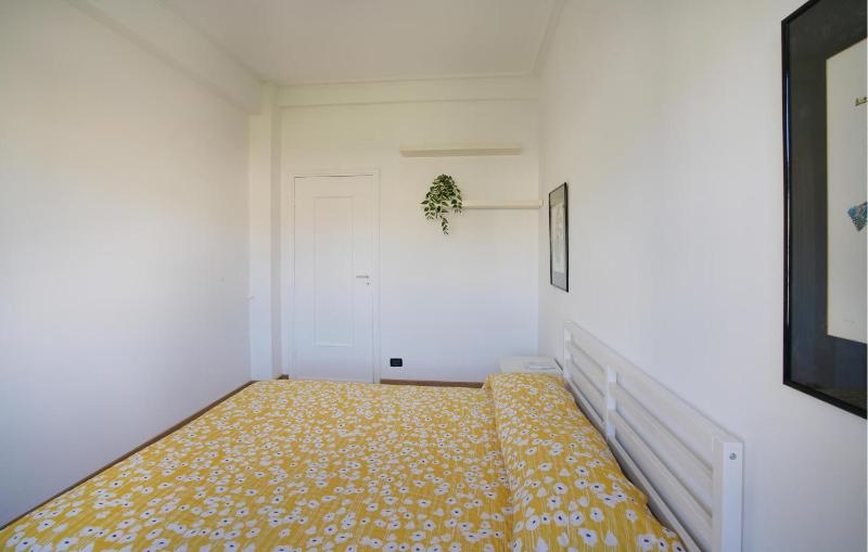 Beautiful Apartment In Genova With Wifi - image 23