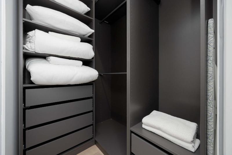 Apartment Sarmacka Wilanów with Parking Sauna & Gym by Noclegi Renters - image 4