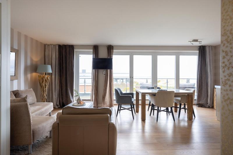 Premier Suite with Sea View image 1