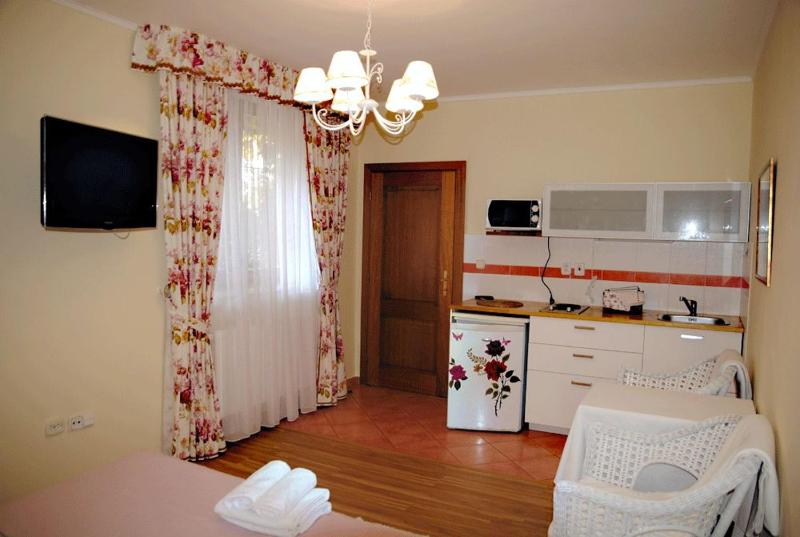 Standard Double or Twin Room image 2