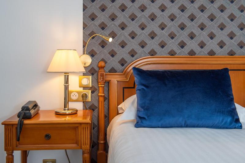 Small Double Room image 2