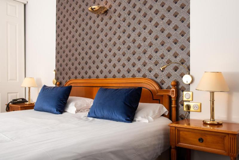 Small Double Room image 1