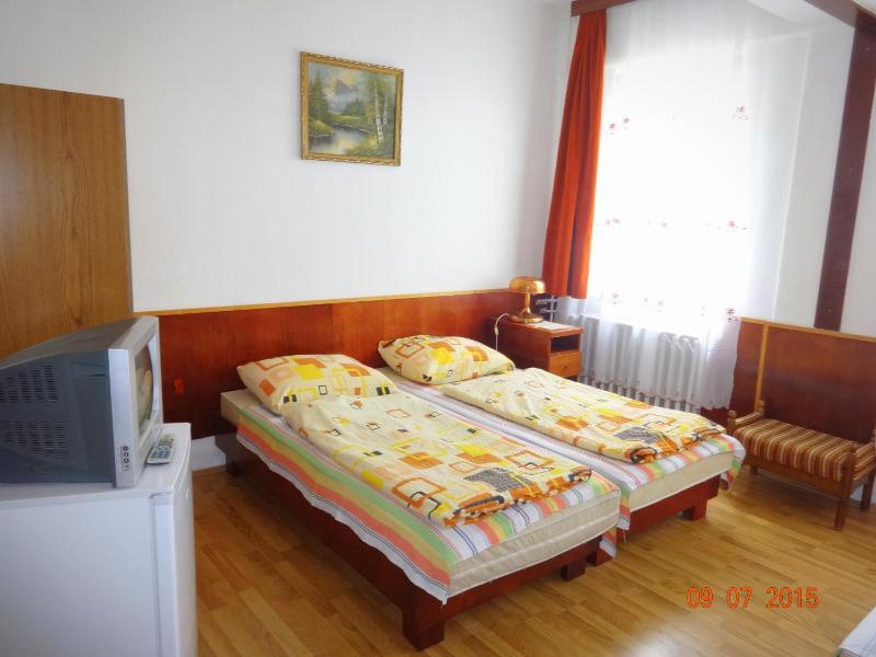 Double Room image 3
