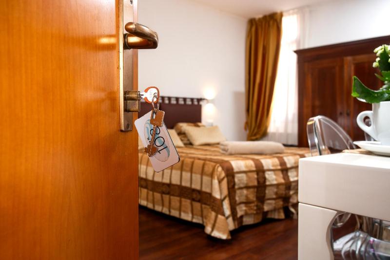 Triple Room image 4