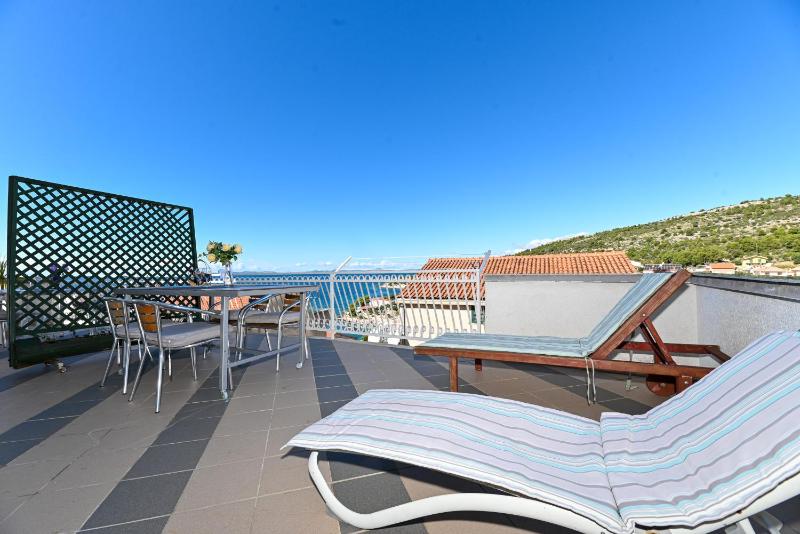 Studio with Terrace and Sea View 4 image 3