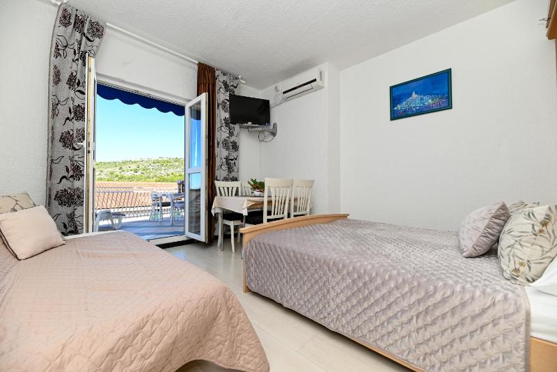 Studio with Terrace and Sea View  5 image 1