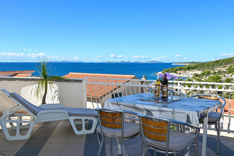 Studio with Terrace and Sea View  5 image 2