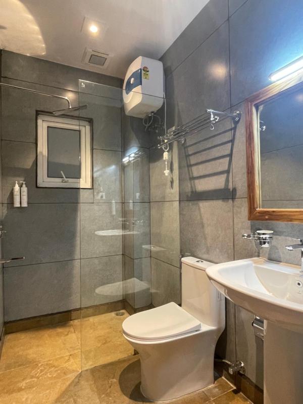 Deluxe Double Room image 2