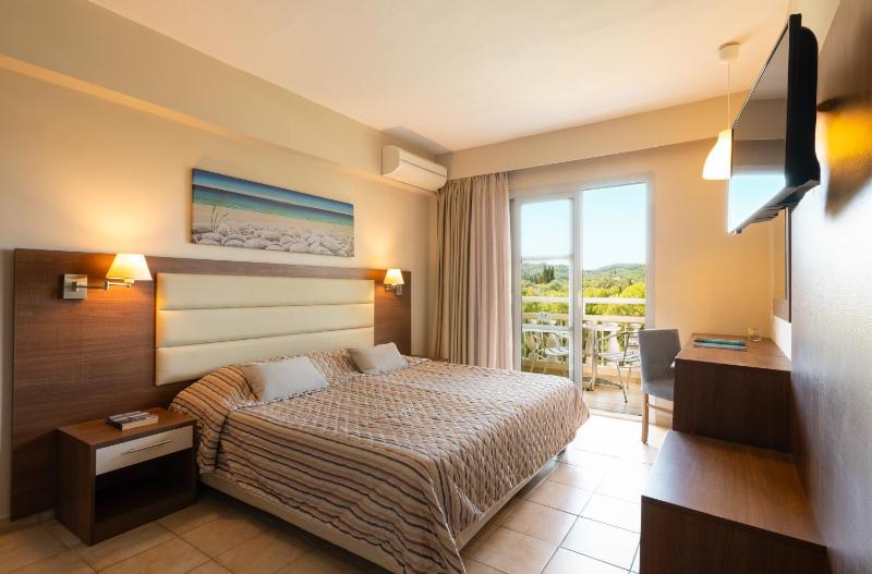 Twin Room River View image 4