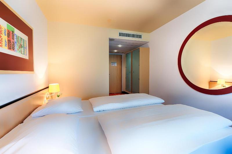 Superior Double Room image 4