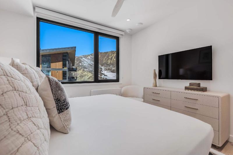 Electric Pass Lodge 302 by Snowmass Mountain Lodging - image 3