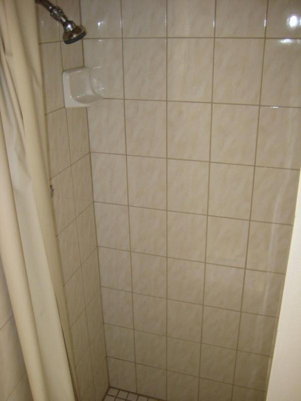 Queen Room image 2