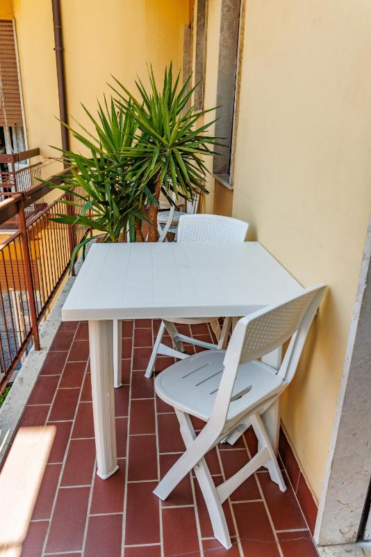 Laura Home - image 9