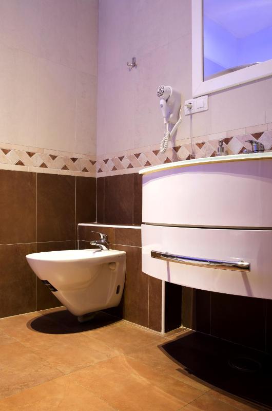 Dolce Vita Suites Boutique - image 13
