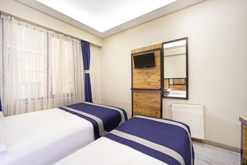 Deluxe Double Room image 4