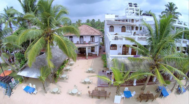 Royal Beach Hotel Hikkaduwa - image 6