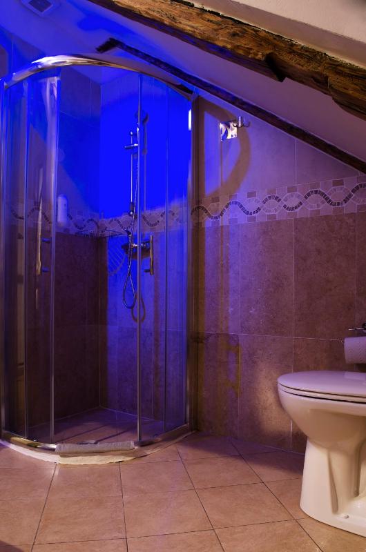 Dolce Vita Suites Boutique - image 3